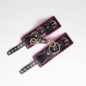 Черные кожаные наручники с розовой строчкой - Crazy Handmade - купить с доставкой в Обнинске Черные кожаные наручники с розовой строчкой - Crazy Handmade - купить с доставкой в Обнинске