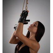 Черные высокие кожаные наручники для подвешивания - Crazy Handmade - купить с доставкой в Обнинске Черные высокие кожаные наручники для подвешивания - Crazy Handmade - купить с доставкой в Обнинске