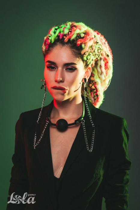 Силиконовый кляп-шар Hentai с зажимами на соски - Lola Games - купить с доставкой в Обнинске